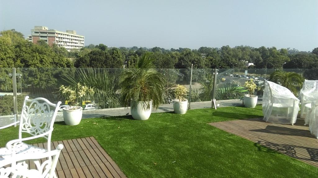 Hotel Sunbeam Premium Zirakpur Exteriér fotografie